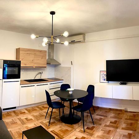 Apartments Derado Supetar Exterior photo