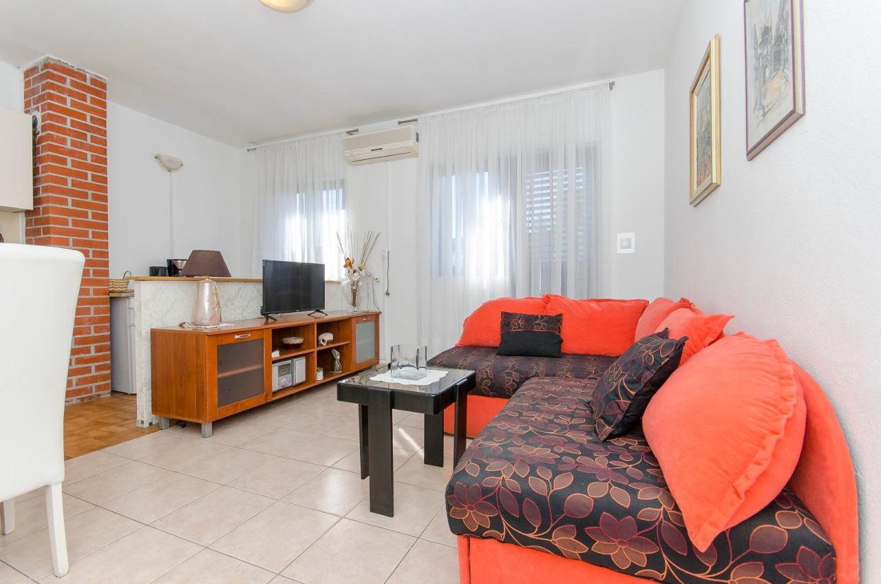 Apartments Derado Supetar Exterior photo