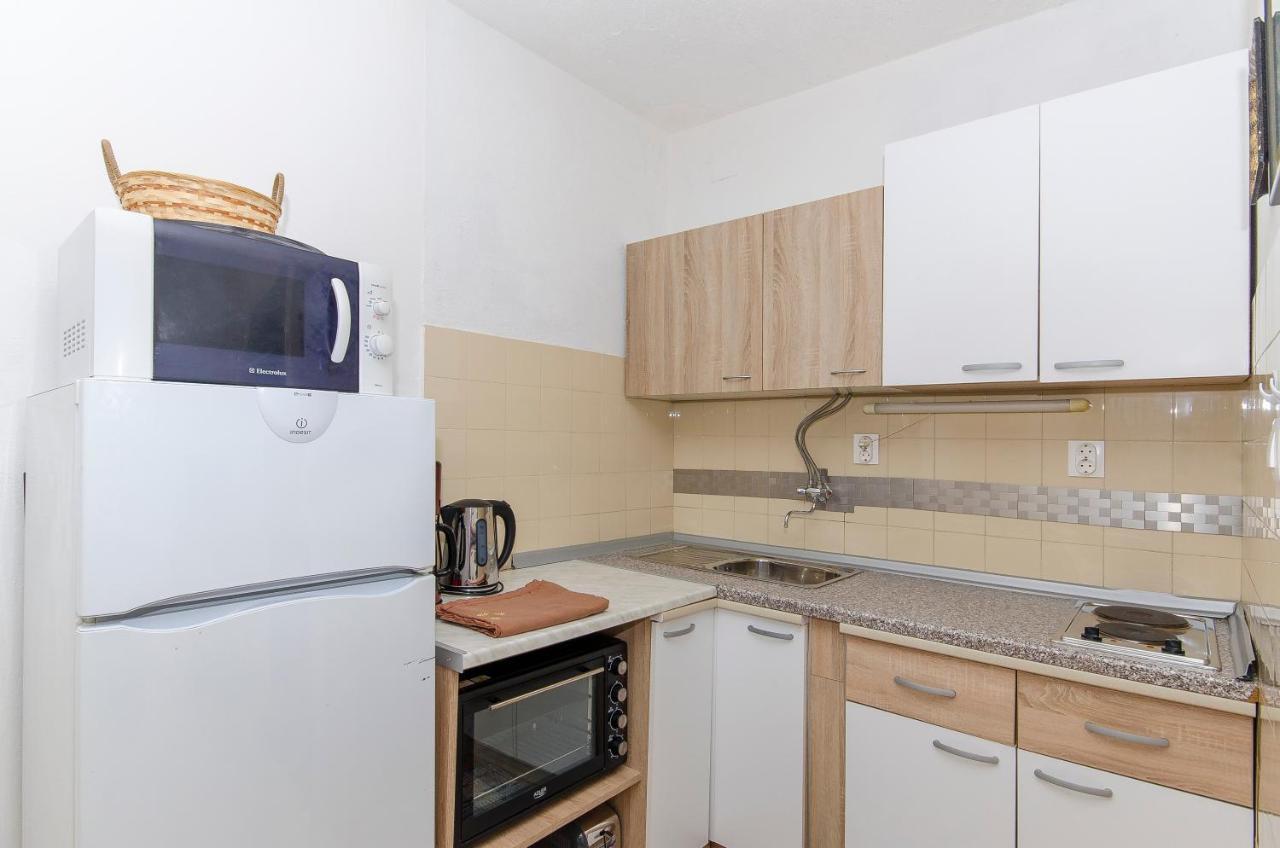 Apartments Derado Supetar Exterior photo