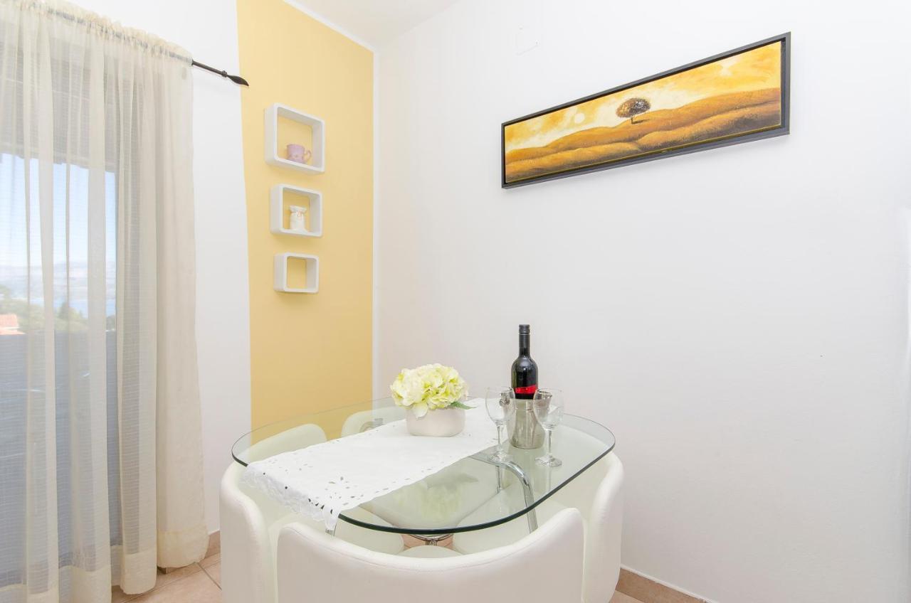 Apartments Derado Supetar Exterior photo