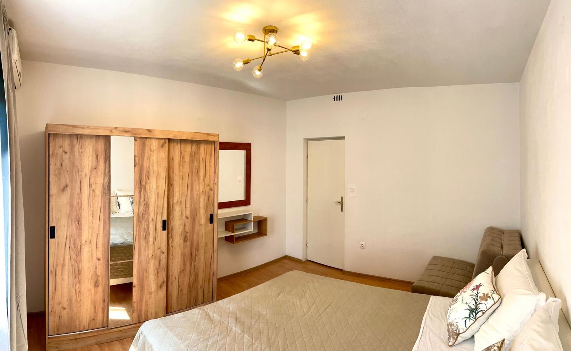 Apartments Derado Supetar Exterior photo